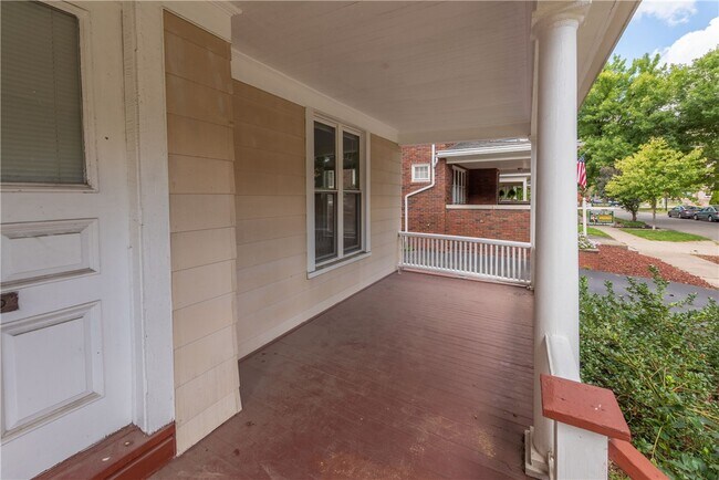 Building Photo - 167 Rosedale St