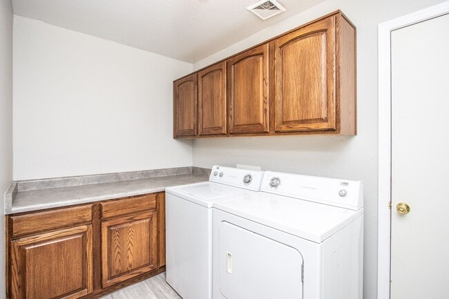 Building Photo - FANTASTIC 4BED/3 BATH SAN TAN HOME in RANCHO BELLA VISTA