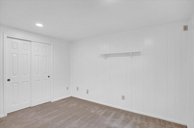 Building Photo - "Spacious 4-Bedroom Haven with 3 Full Baths in Aurora's Heart – 2068 Sq Ft of Comfort!"