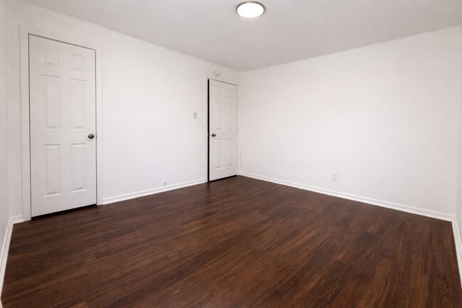 Building Photo - 209 W Alfred St