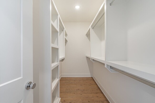 Building Photo - 725 Caraway Ln