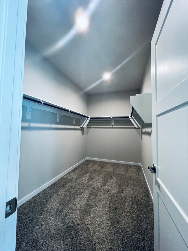 Building Photo - 14238 Wonder Lake Ln