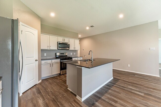 Building Photo - 40619 Pine Spruce Ln