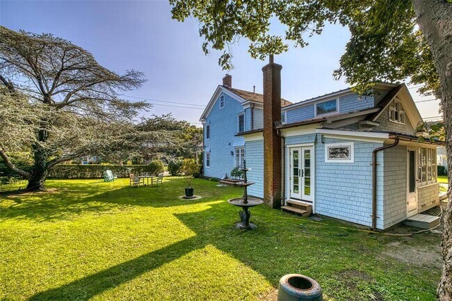 Building Photo - 475 Youngs Ave