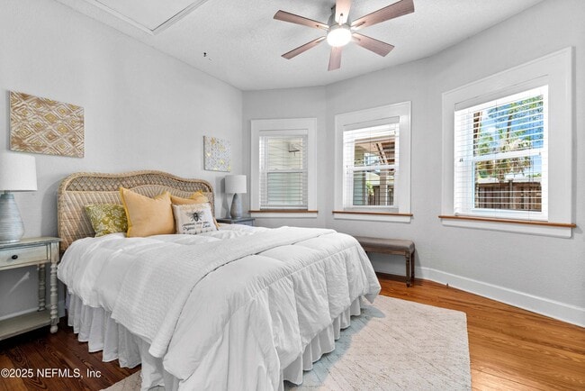 Building Photo - 4227 Woodmere St