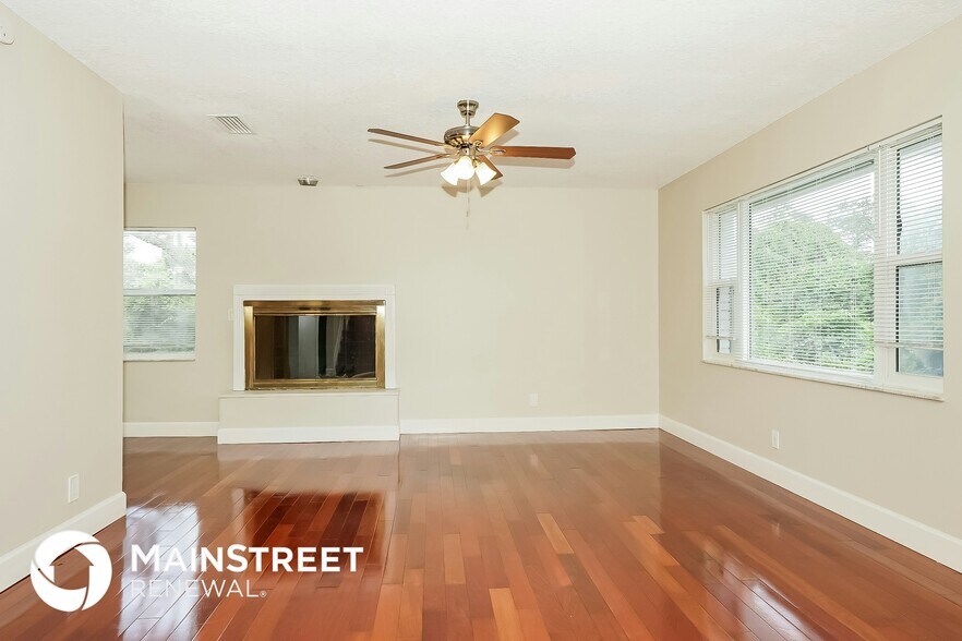 Building Photo - 38 Woodlake Dr