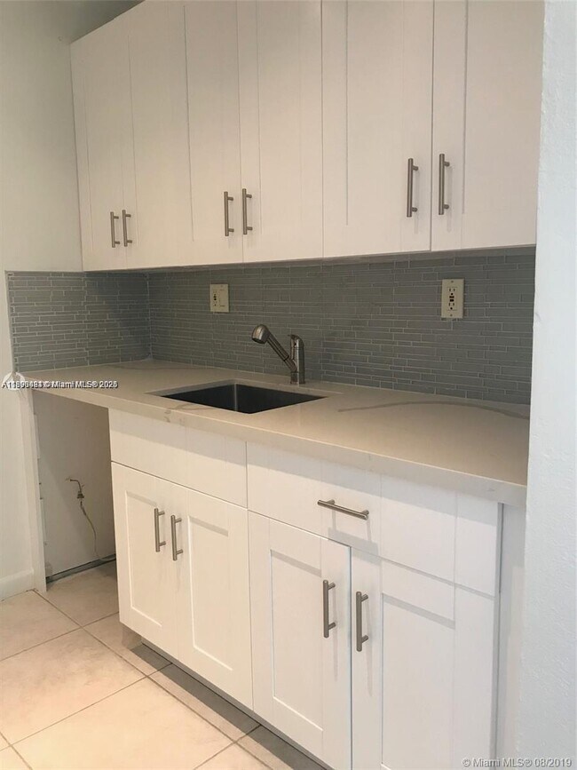 Building Photo - 7425 SW 152nd Ave