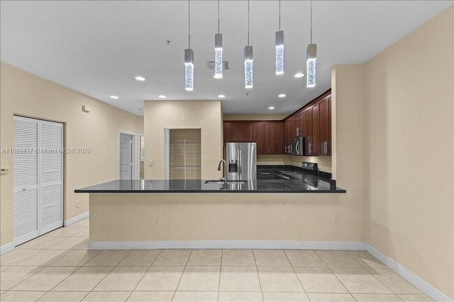 Building Photo - 1048 SW 147th Ave