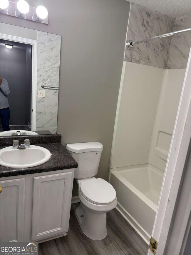 Building Photo - 2324 Coach Way