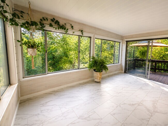 Building Photo - 820 Blue Bell Ct
