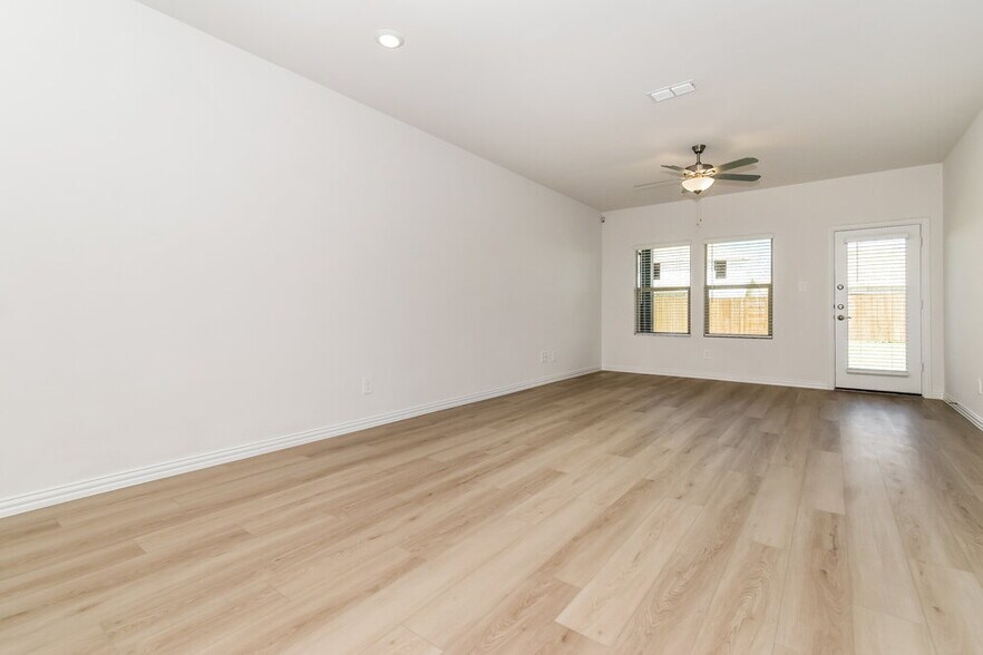 Building Photo - 837 Wisteria Ln