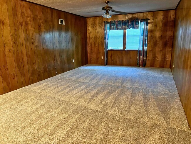 Building Photo - Charming 3-Bedroom Home on 2 Acres – Lands...