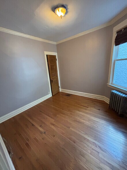 Building Photo - 1535 W Highland Ave