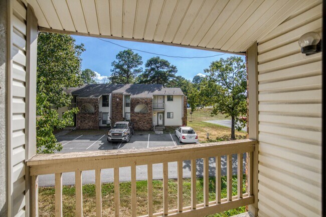 Building Photo - 2 Bedroom 2 Bath TOTALLY Renovated Maumelle Condo