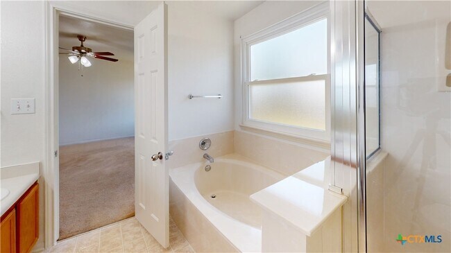 Building Photo - 3206 John Porter Dr