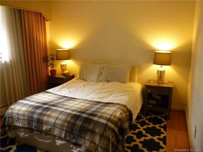 Building Photo - 927 Burroughs Rd