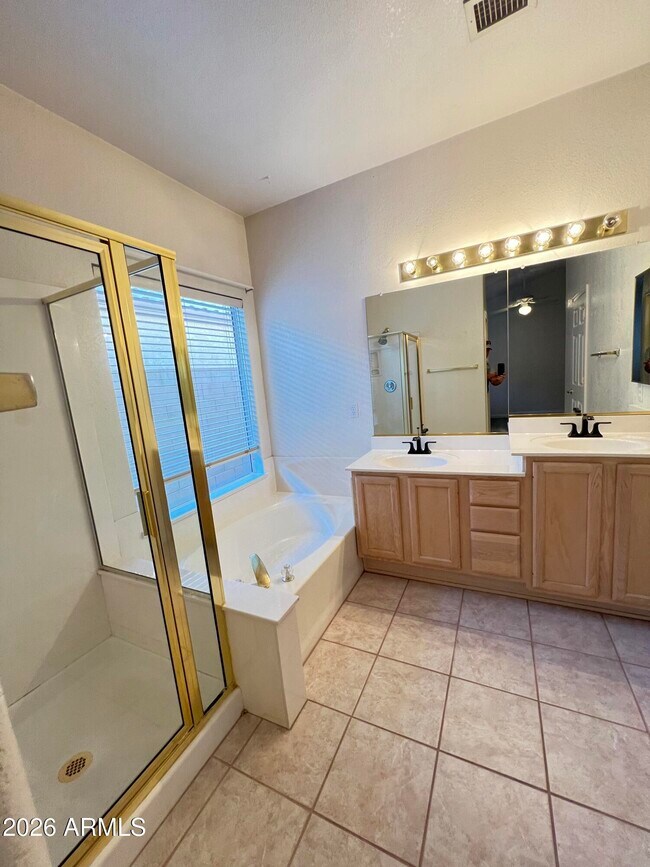 Building Photo - 1857 E McNair Dr