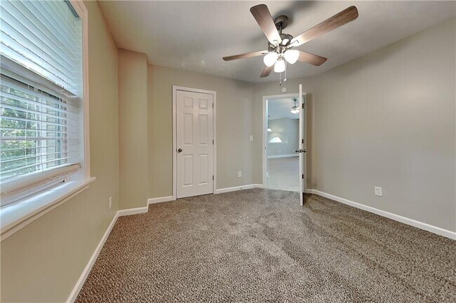 Building Photo - 353 Wildwood Ct