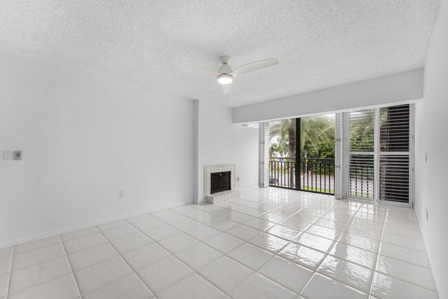Building Photo - 3908 S Ocean Blvd