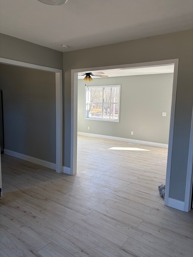 Building Photo - 41 Roberts Ln