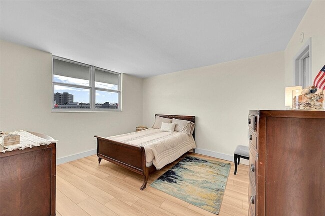 Building Photo - 2731 NE 14th Street Causeway