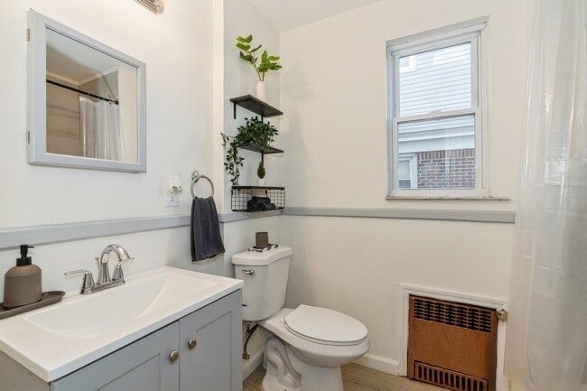 Building Photo - 41-43-43 Poe Ave