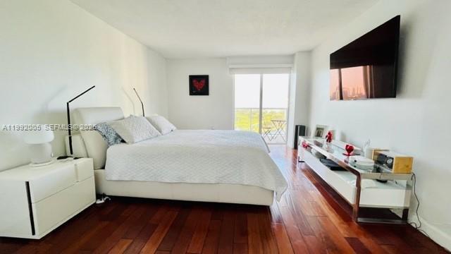 Building Photo - 3731 N Country Club Dr