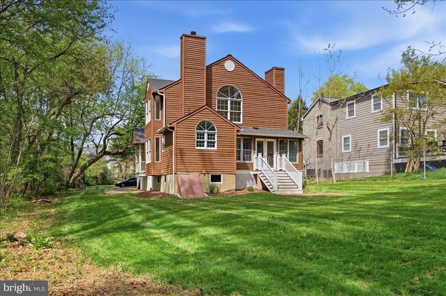 Building Photo - 5736 8th Rd N