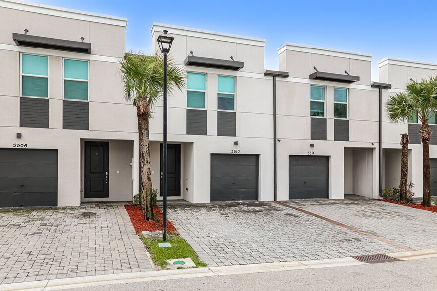 Building Photo - 3510 Joshua Tree St
