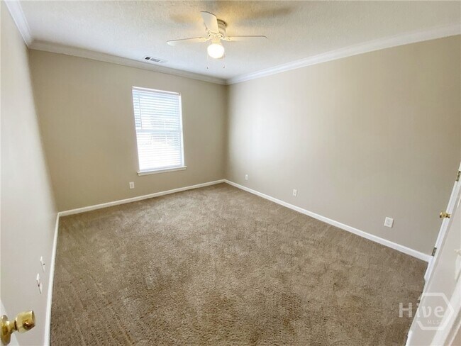 Building Photo - 197 Lewis Dr