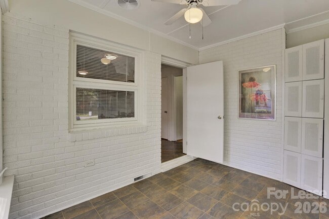 Building Photo - 121 Marshdale Ave SW