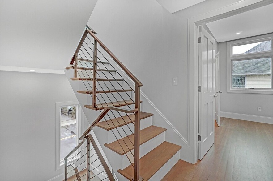 Building Photo - 297 Concord Ave