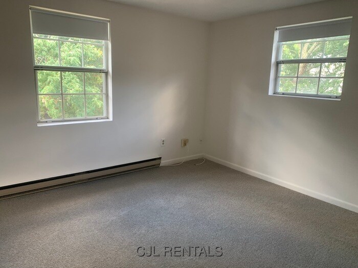 Building Photo - 1 Viking Ct