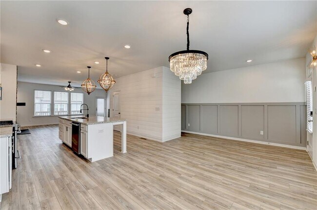 Building Photo - 2689 Richmond Row Dr