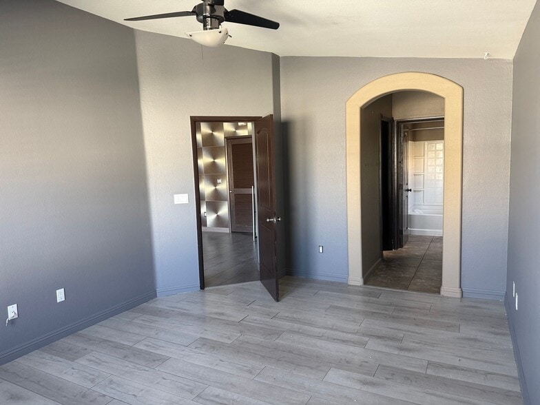 Building Photo - 9339 Square Dance Pl