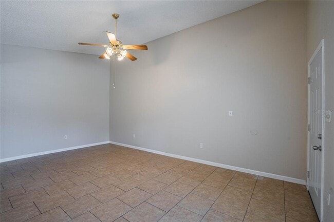 Building Photo - 748 Zella Ln