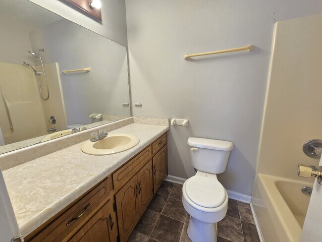 Building Photo - 746 Shelton Cir