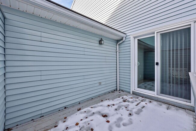 Building Photo - 12 Kevin Dr