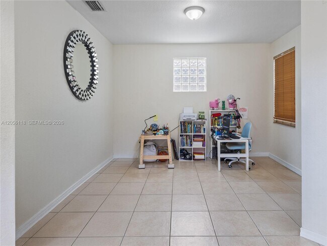 Building Photo - 4401 NW 113th Ct