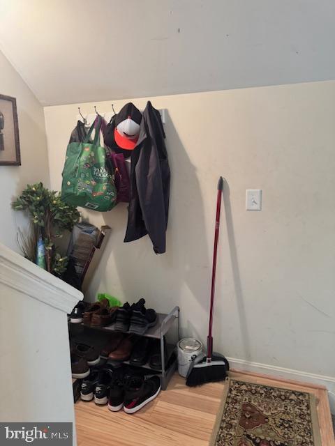 Building Photo - 6520 Lake Park Dr