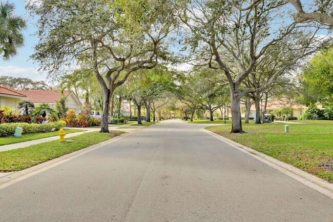 Building Photo - 387 Kelsey Park Dr