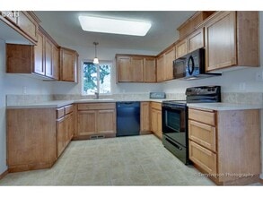 Building Photo - Great location with Huge yard