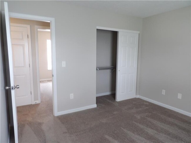 Building Photo - 62 Pine Top Dr
