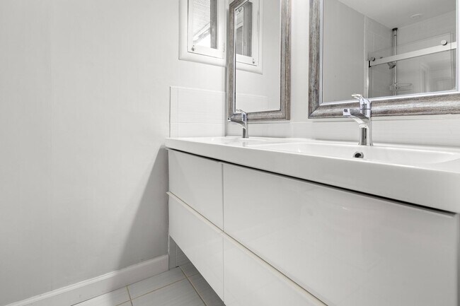 Building Photo - Biltmore Forest Home