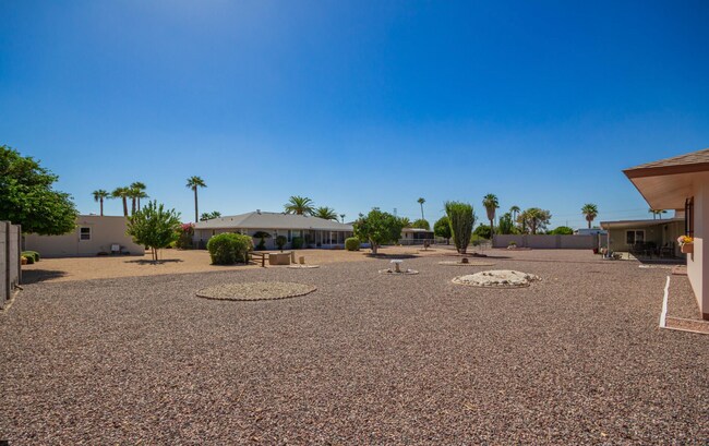 Building Photo - Great home in an active 55+ community!