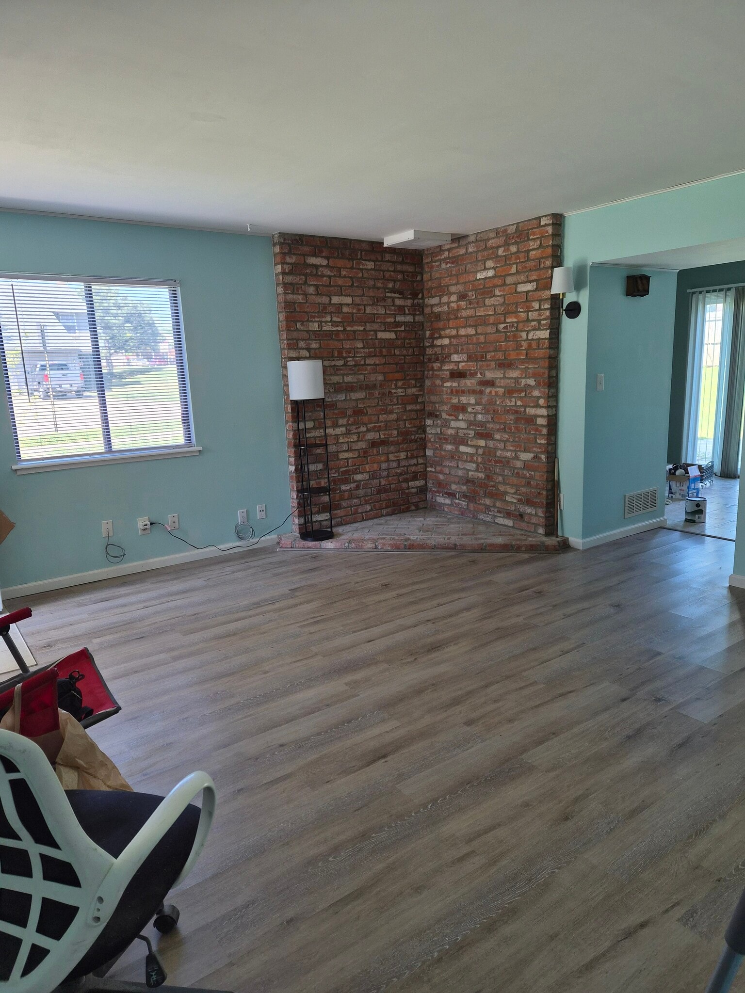 Building Photo - 1030 SW Amhurst Ct
