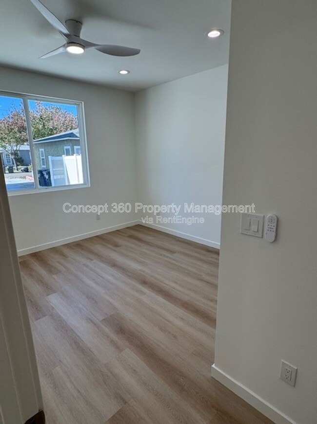 Building Photo - 6170 Briercrest Ave