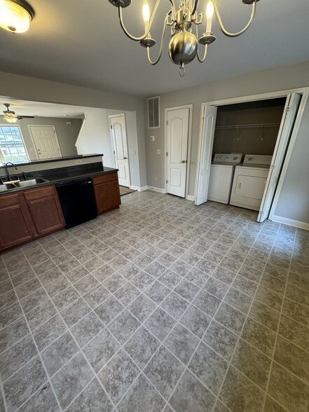 Building Photo - 5408 Perlou Ln
