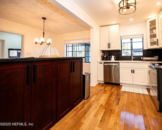 Building Photo - 2339 Broward Rd