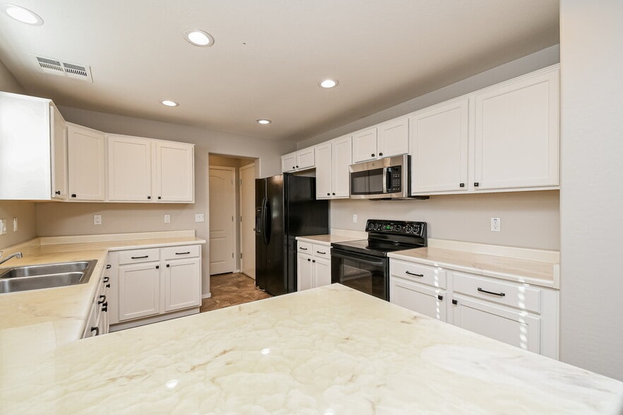 Building Photo - 3014 E Megan St